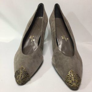 Vintage 80s Caressa - Pointy Heels w/Brass Filigree tips & heels. Beige, 8M